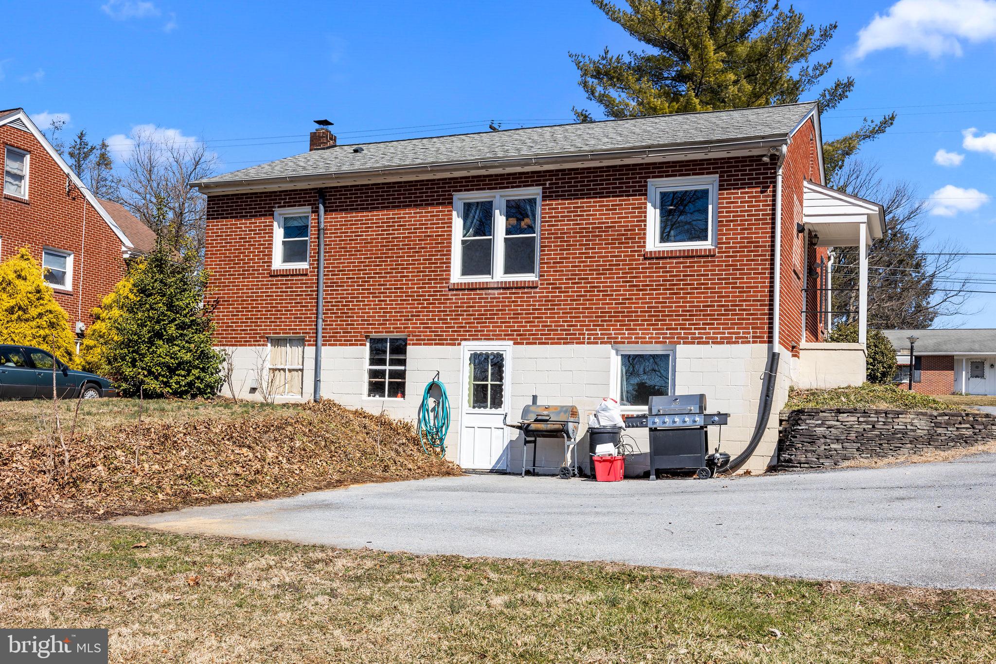 AKRON BOROUGH - Residential