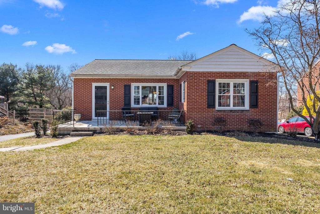 Photo of 1218 Diamond Street, AKRON, PA 17501 (MLS # PALA2065590)