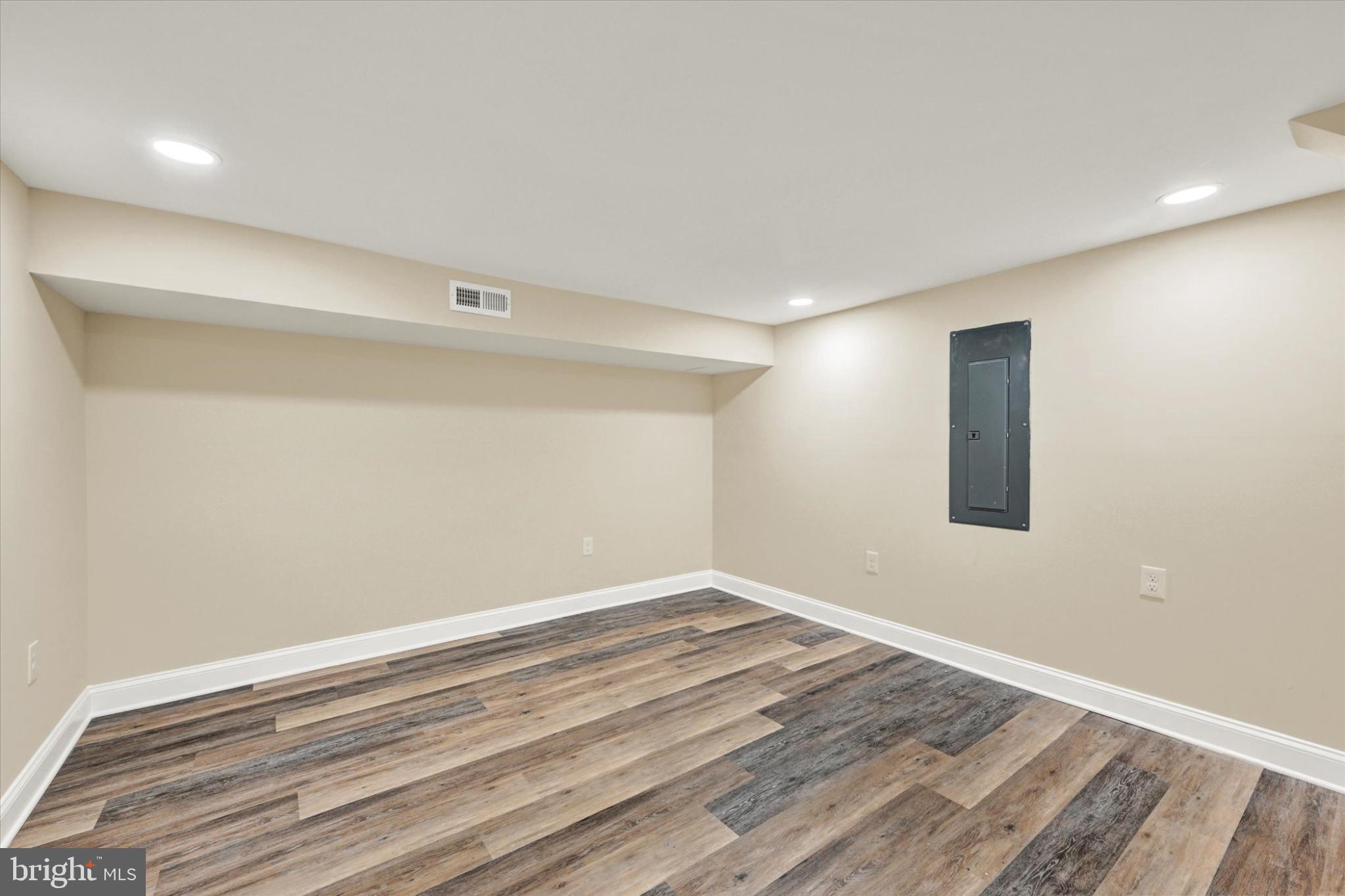 REISTERSTOWN - Residential