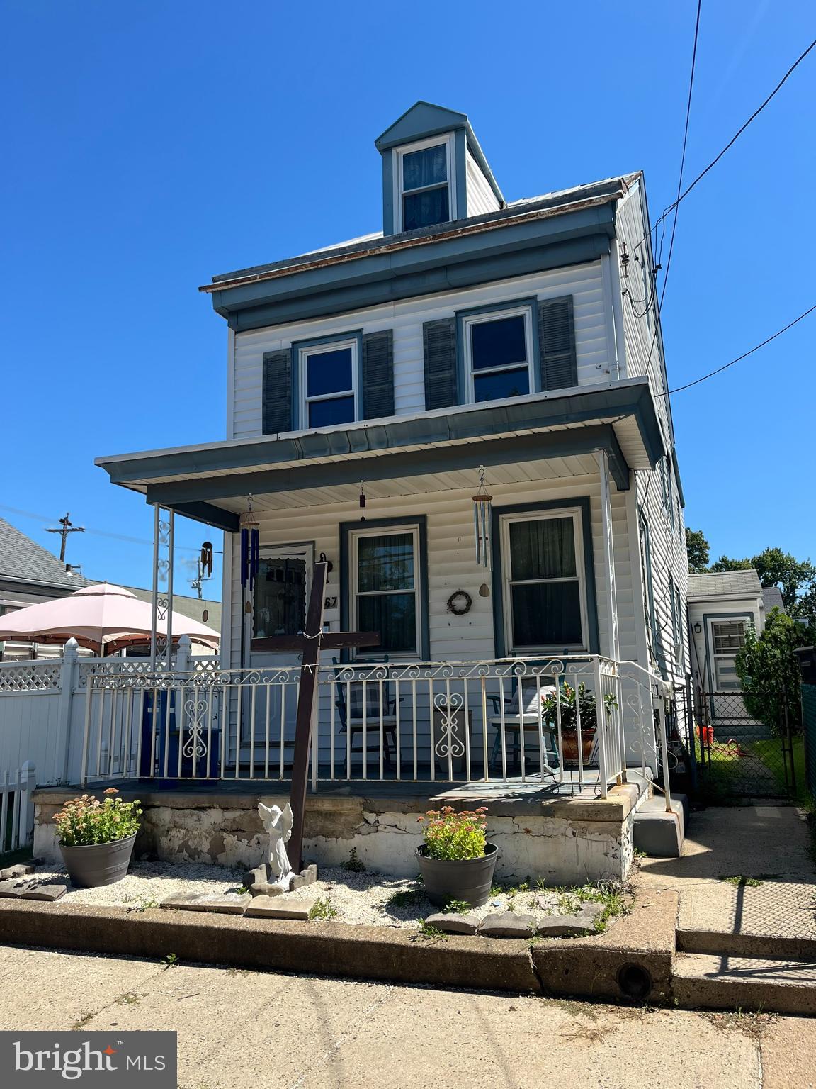 567 LINDEN STREET