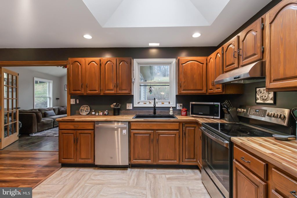 Photo of 989 White Oak Road, Manheim, PA 17545 (MLS # PALA2047742)