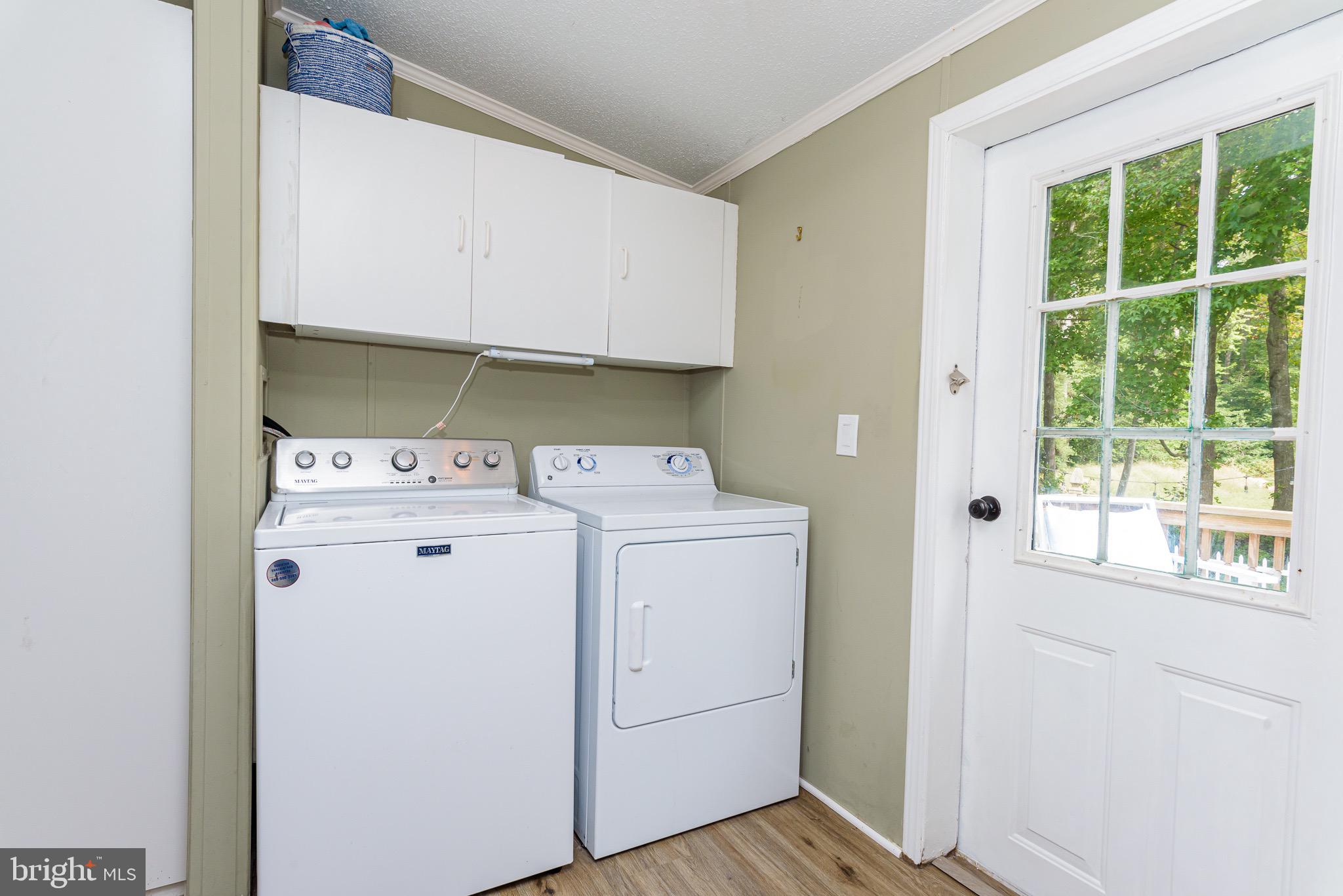 SUNSET LAKE MHP - Residential