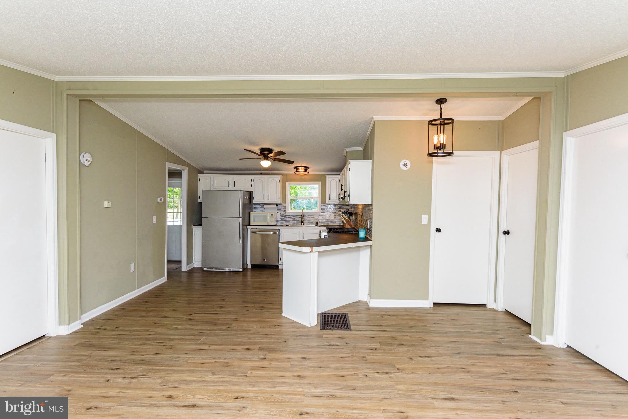 SUNSET LAKE MHP - Residential