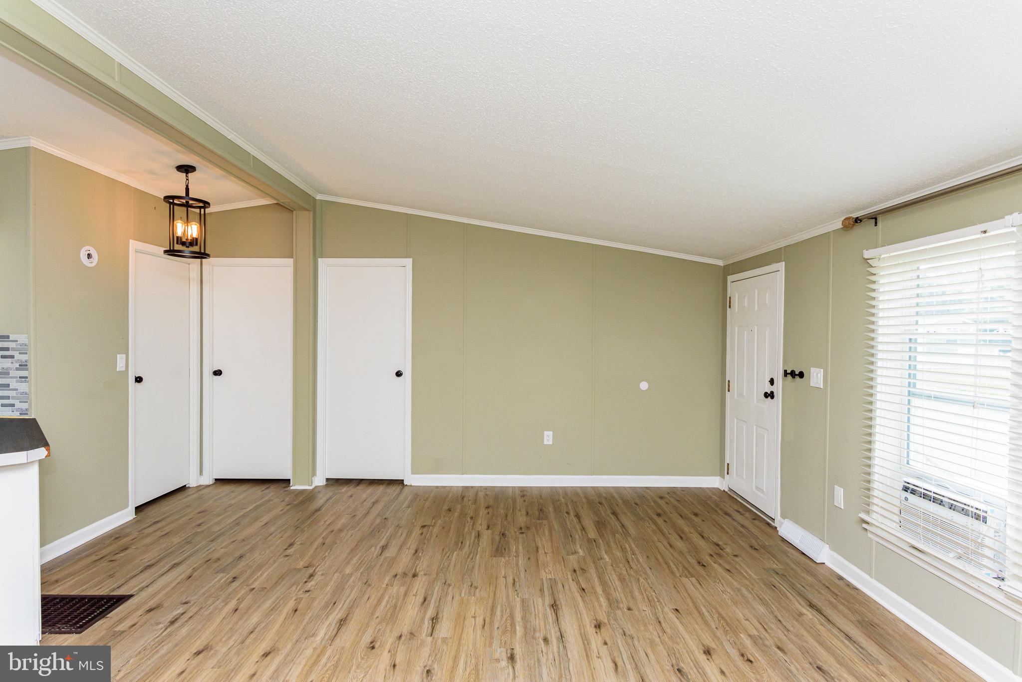 SUNSET LAKE MHP - Residential