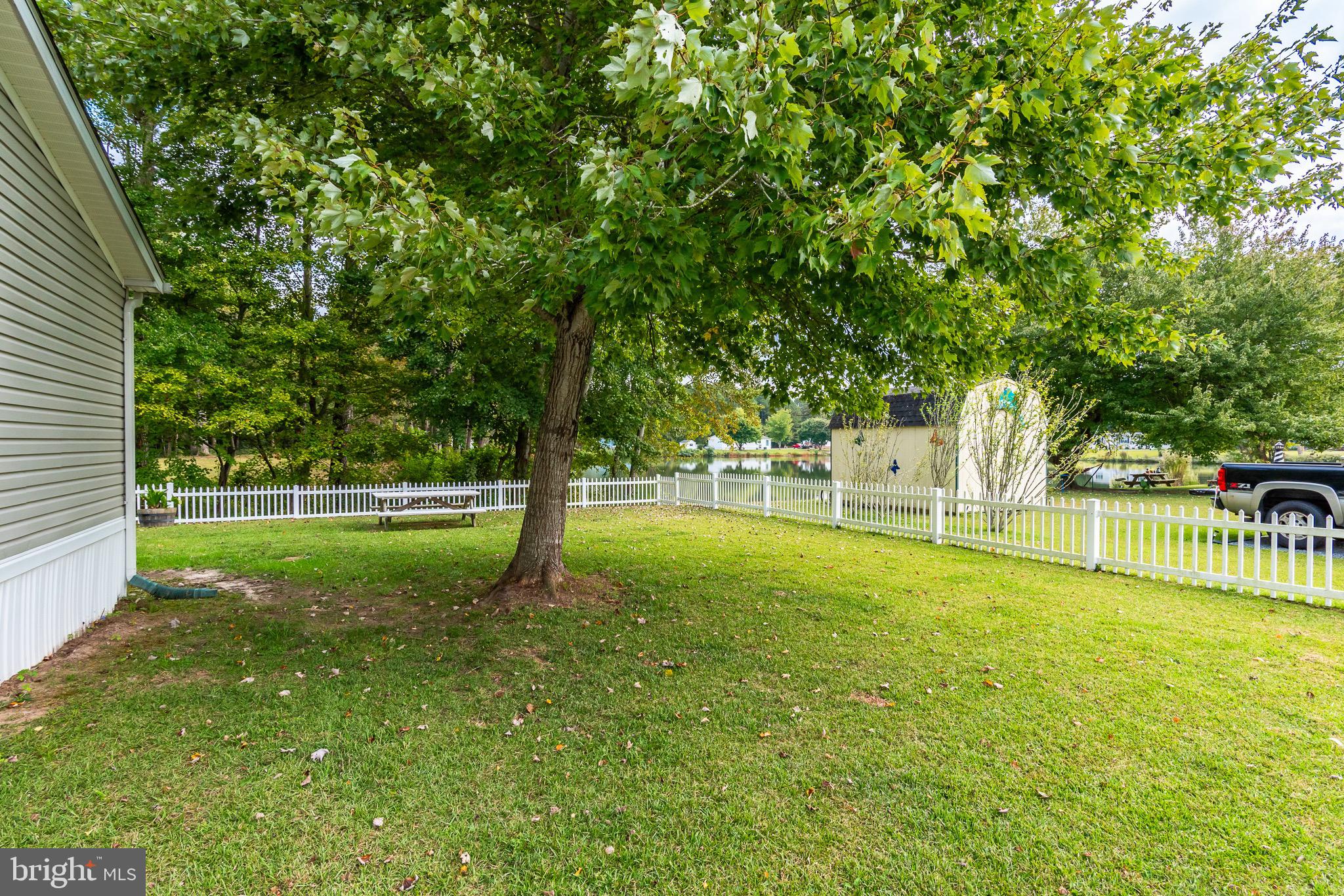 SUNSET LAKE MHP - Residential