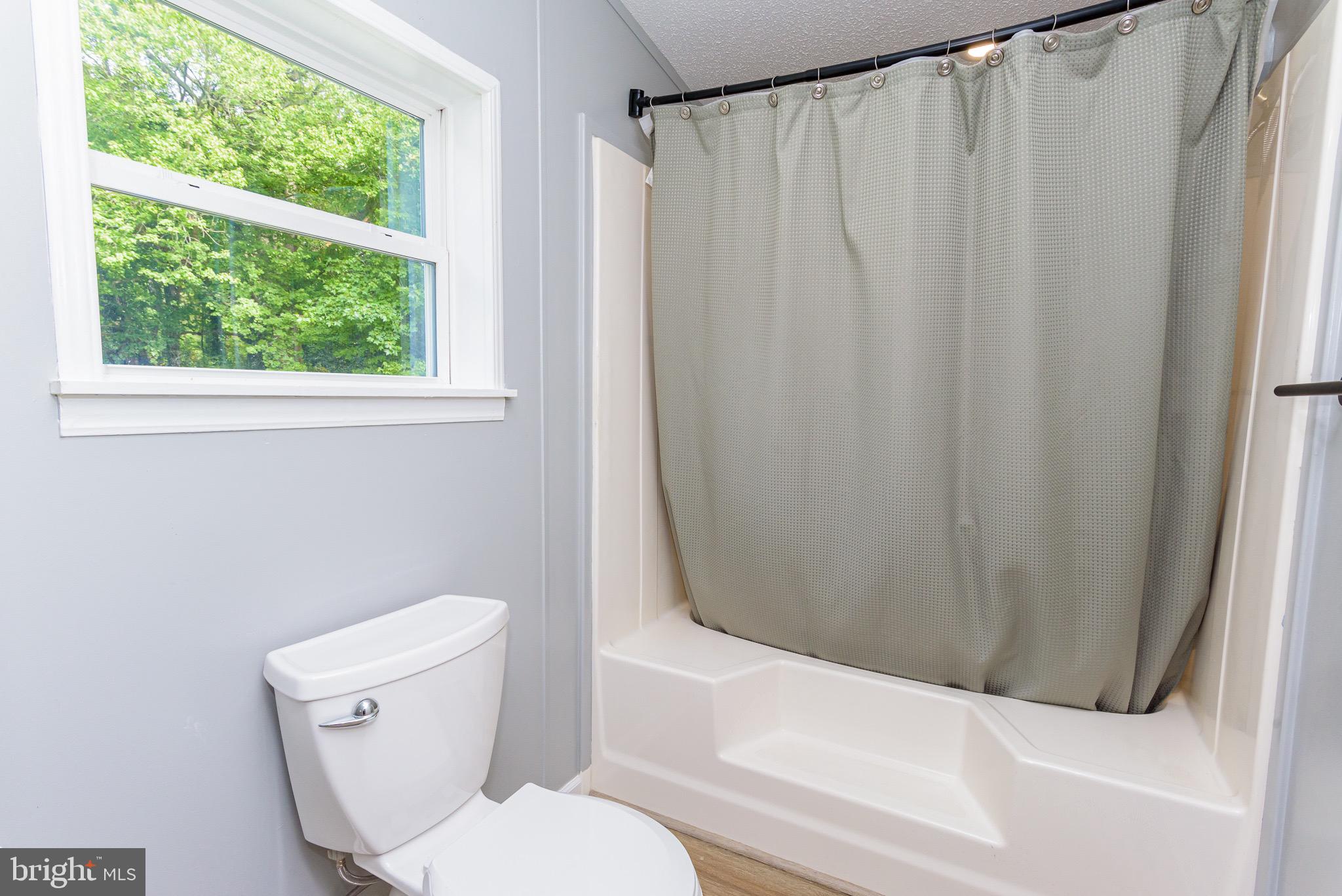 SUNSET LAKE MHP - Residential