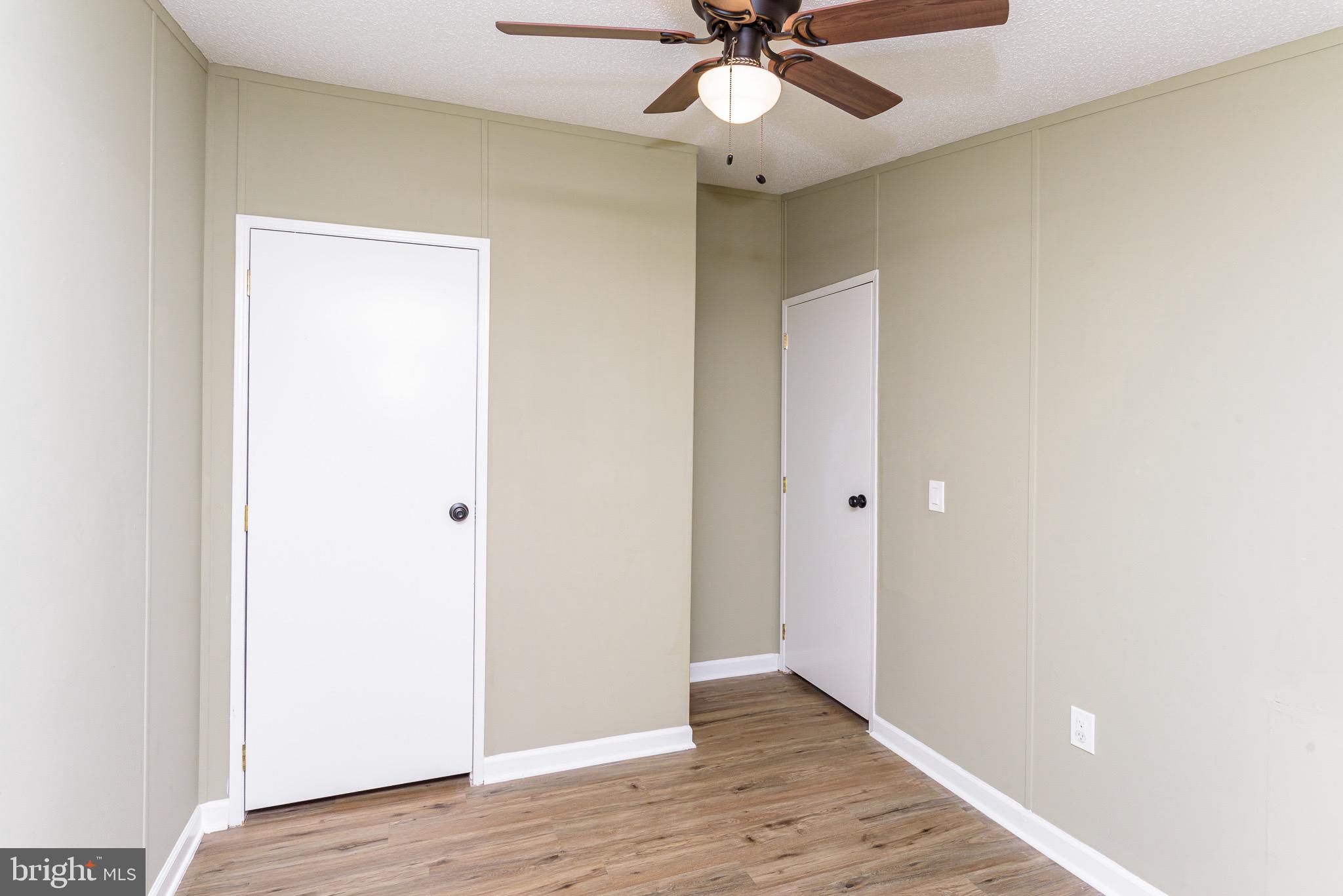 SUNSET LAKE MHP - Residential