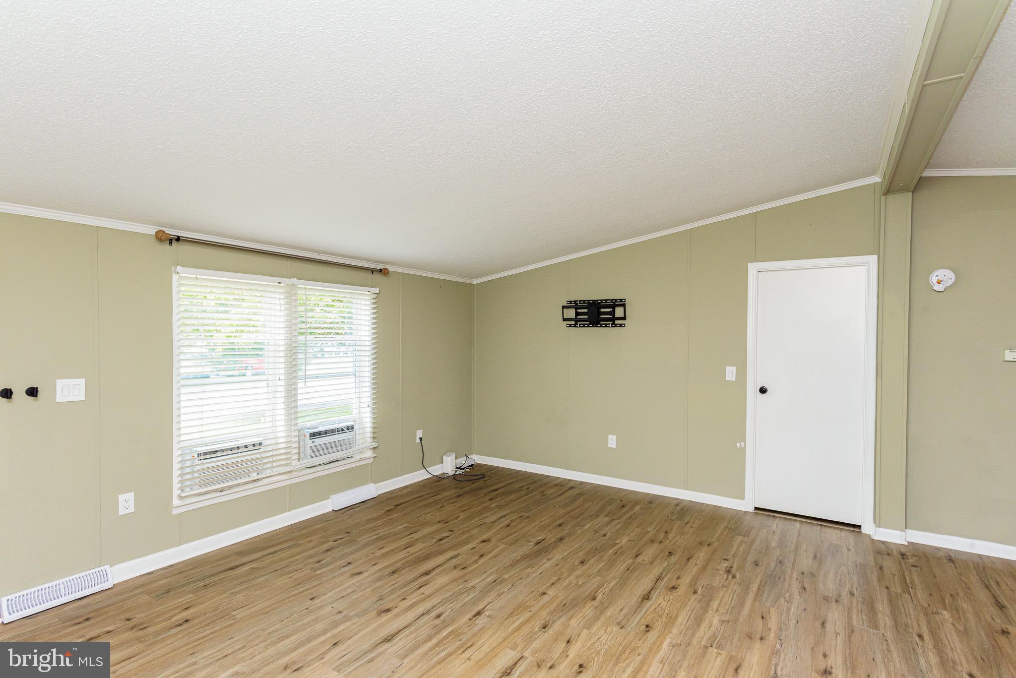 SUNSET LAKE MHP - Residential