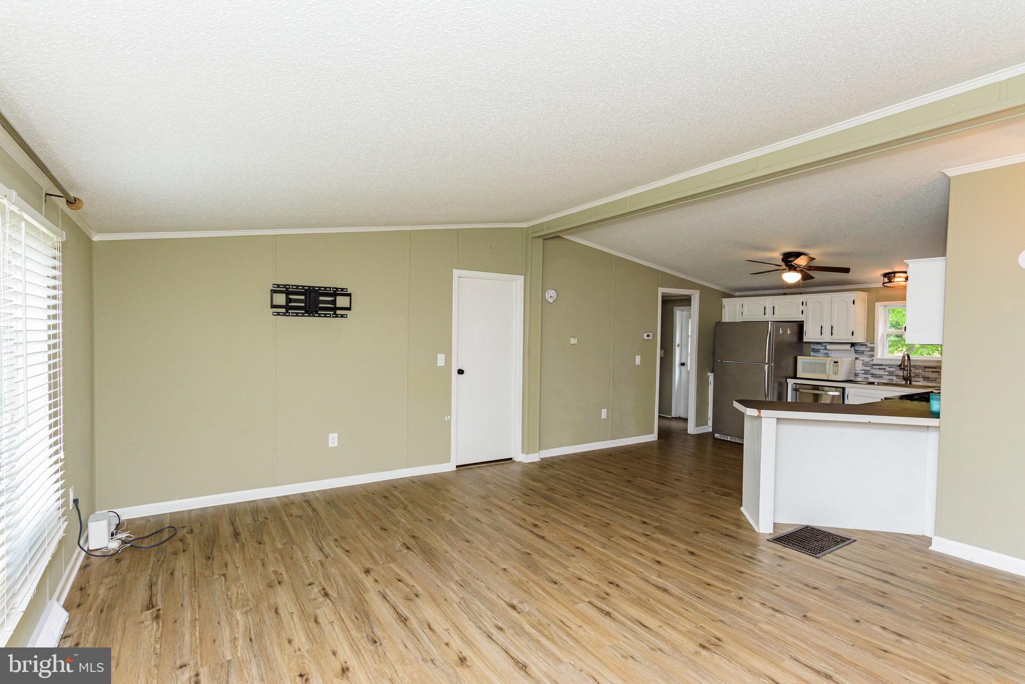 SUNSET LAKE MHP - Residential