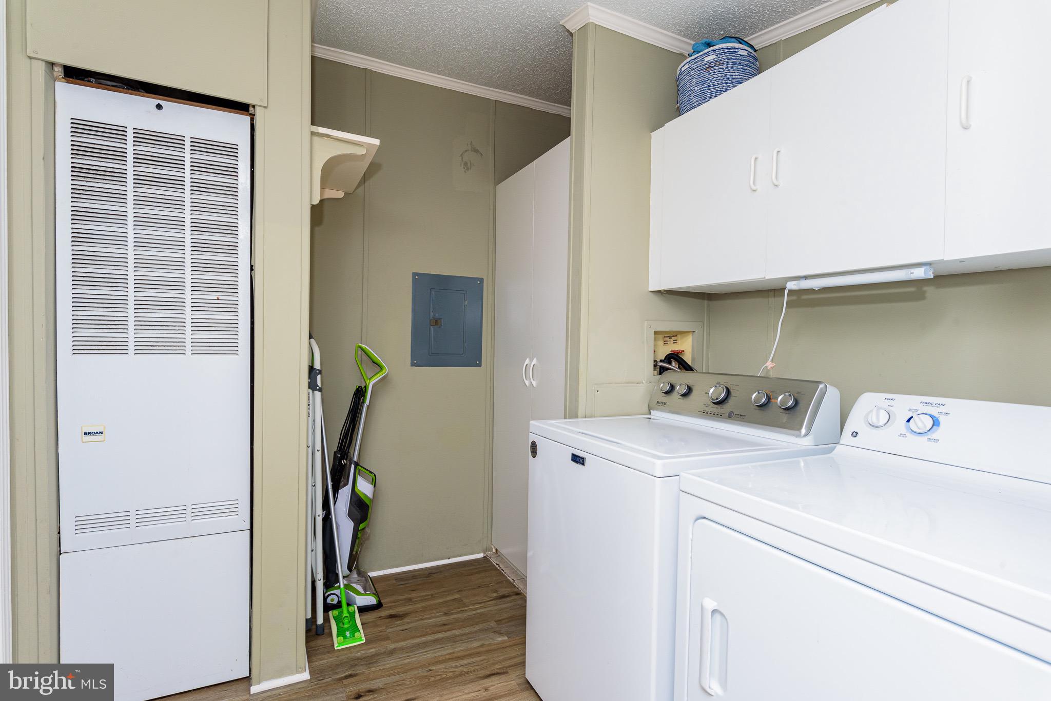 SUNSET LAKE MHP - Residential