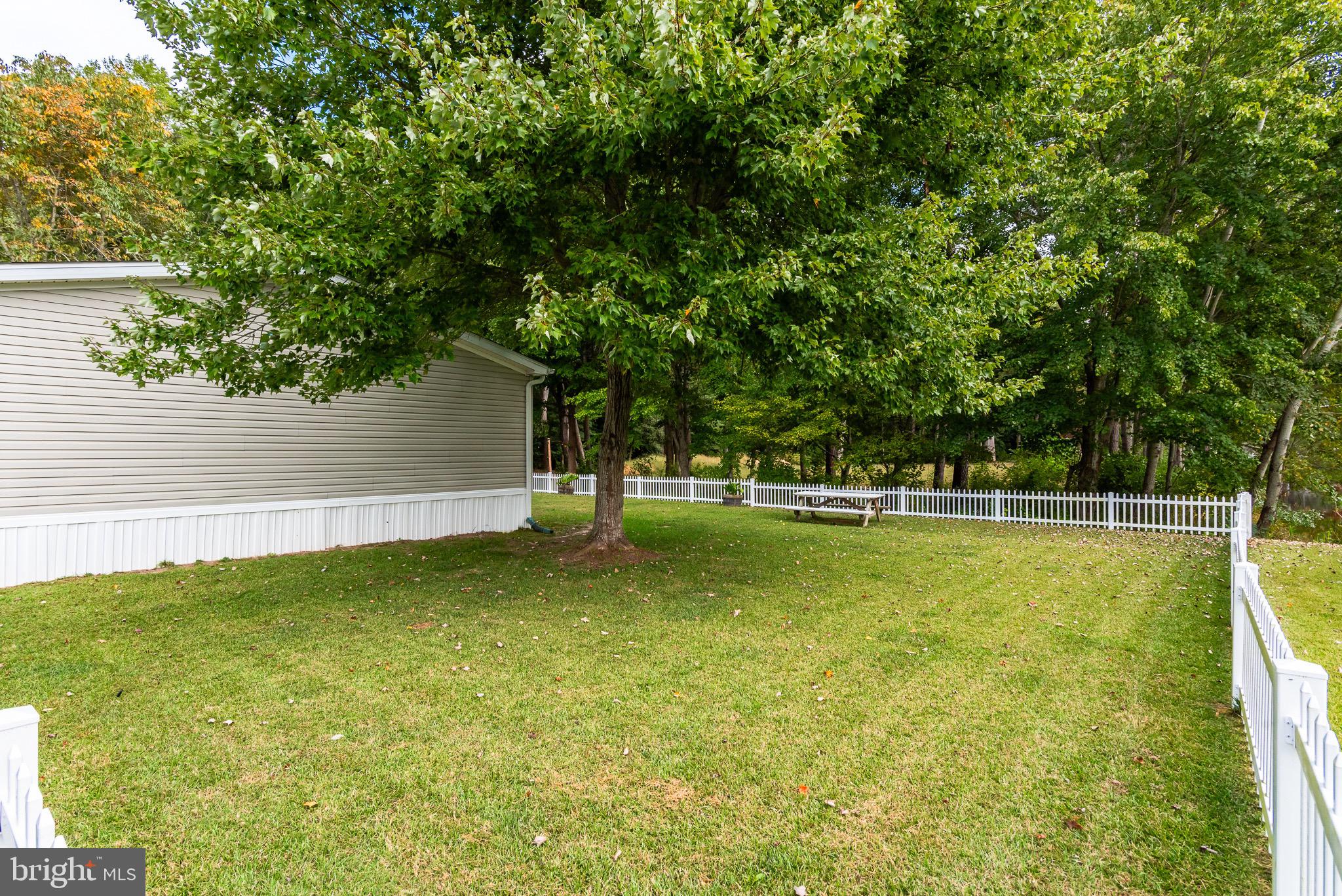 SUNSET LAKE MHP - Residential