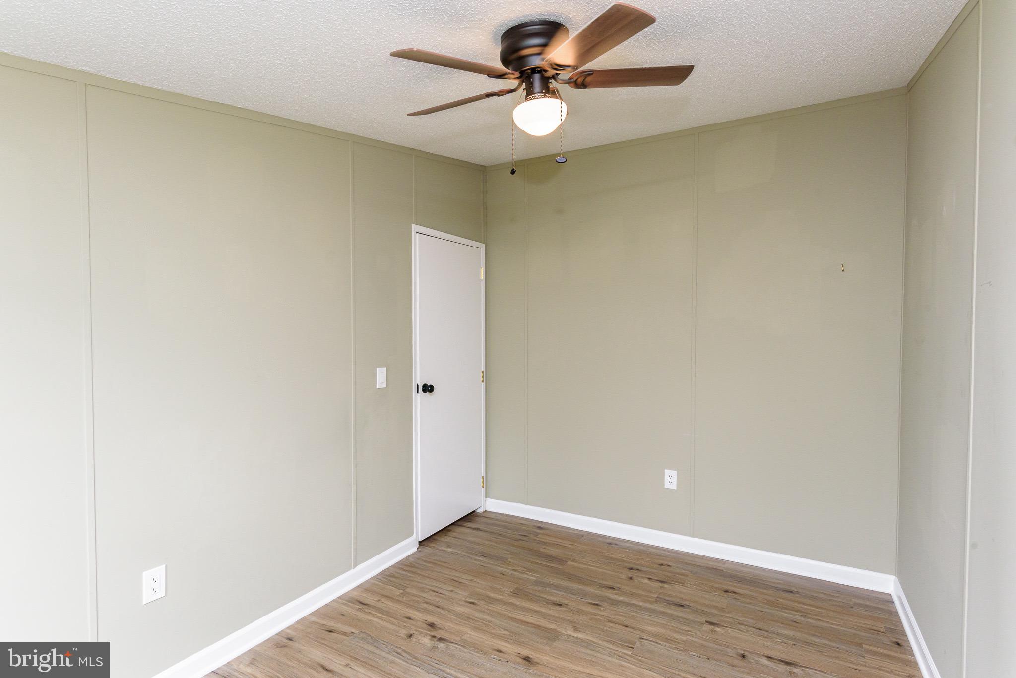 SUNSET LAKE MHP - Residential