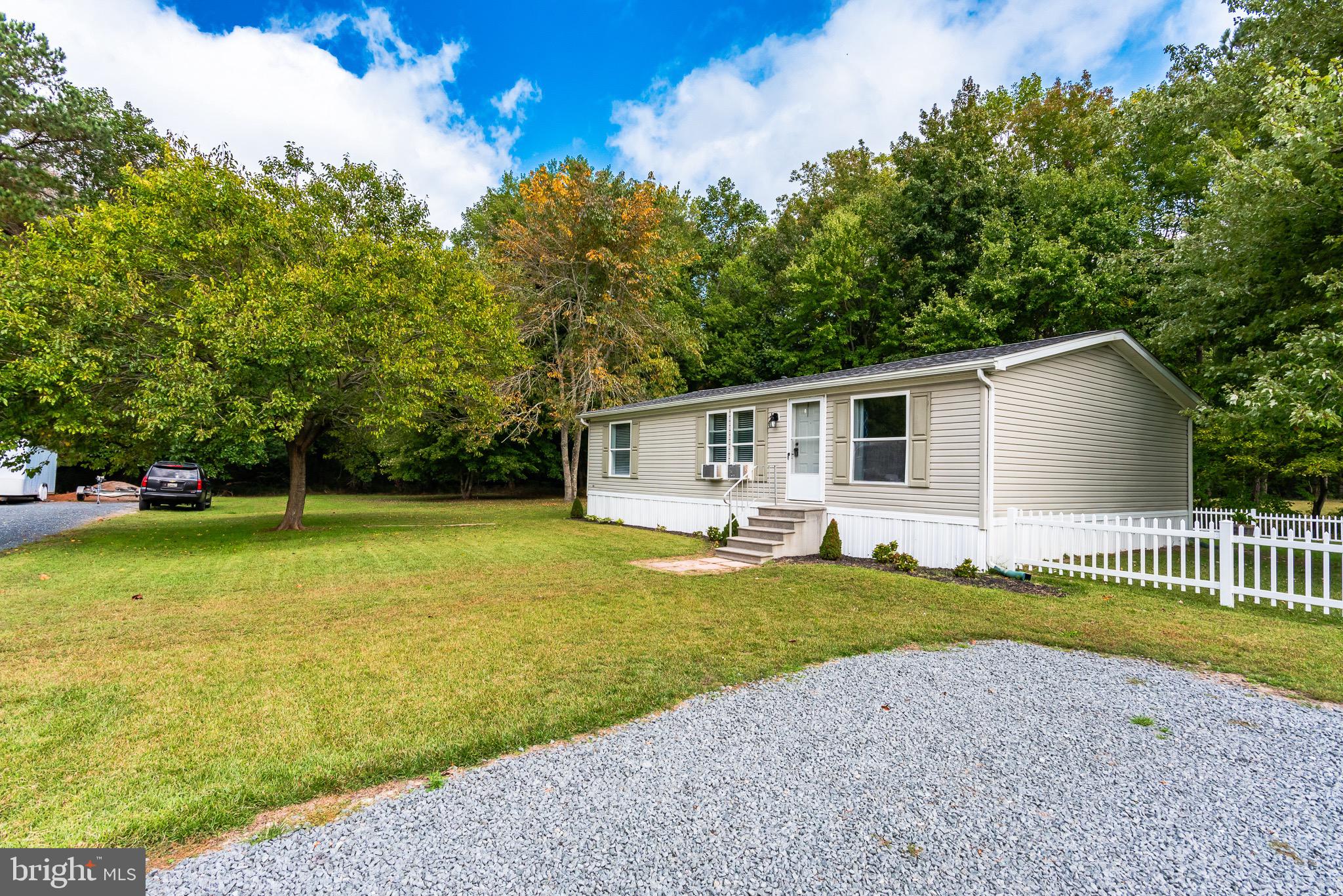 SUNSET LAKE MHP - Residential