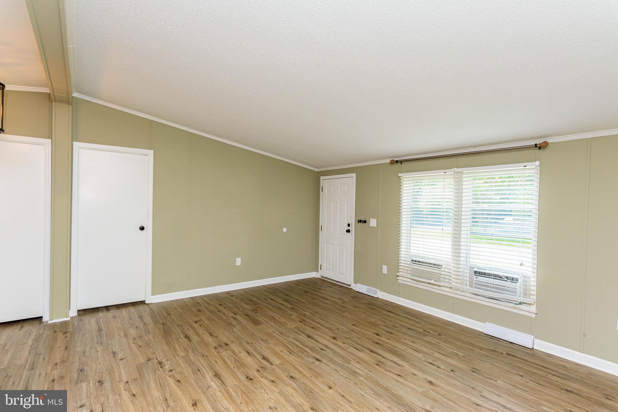 SUNSET LAKE MHP - Residential