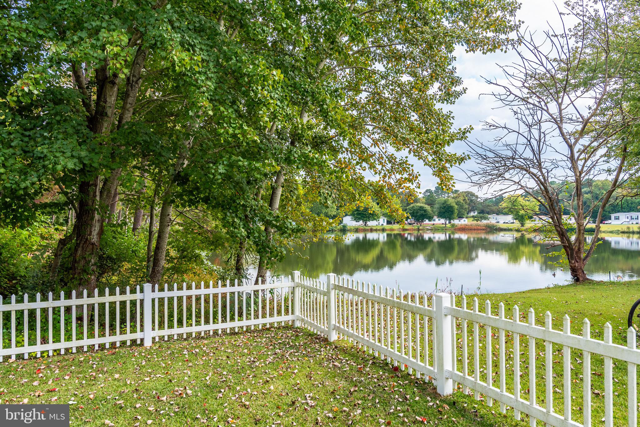 SUNSET LAKE MHP - Residential