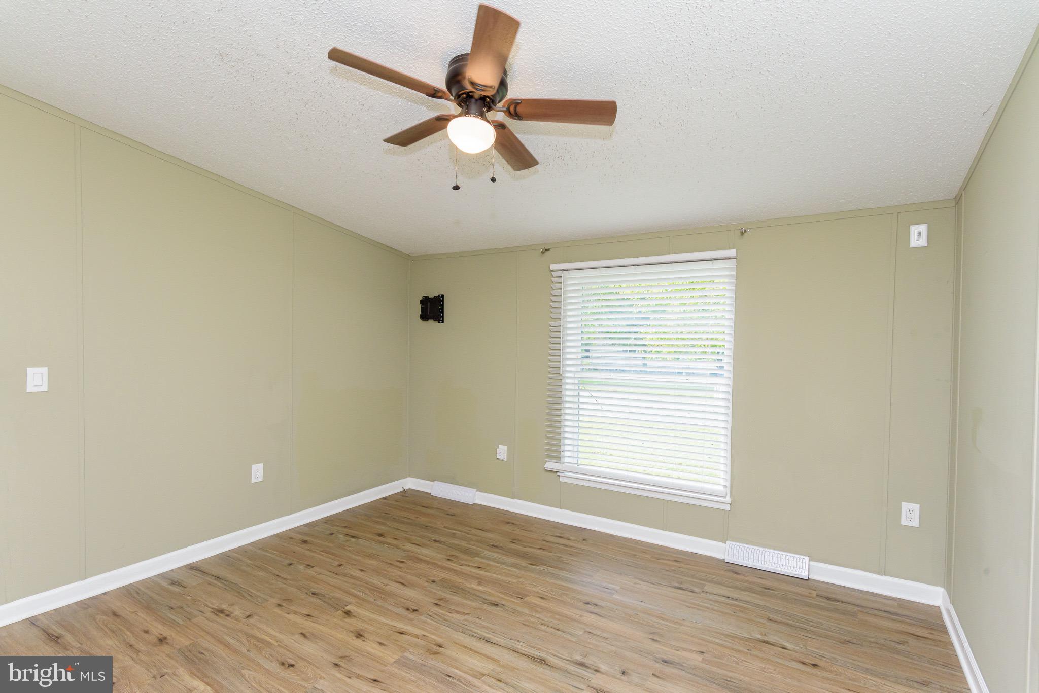 SUNSET LAKE MHP - Residential