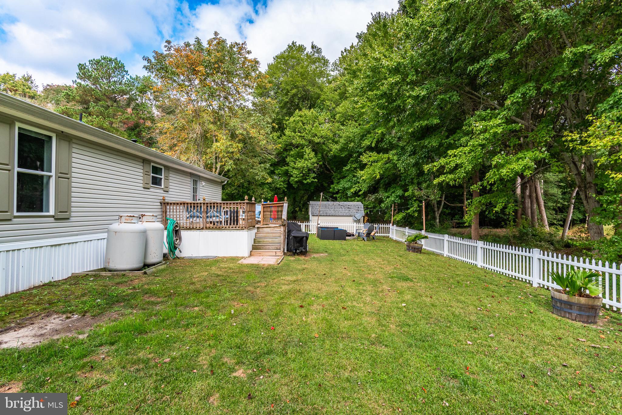 SUNSET LAKE MHP - Residential