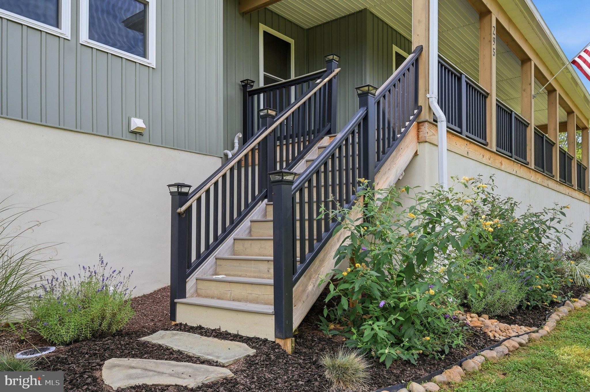 295 KING LEAR DRIVE