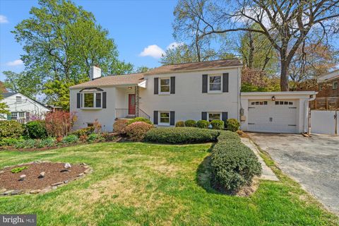 Photo of 3907 N Woodstock Street, ARLINGTON, VA 22207 (MLS # VAAR2071186)