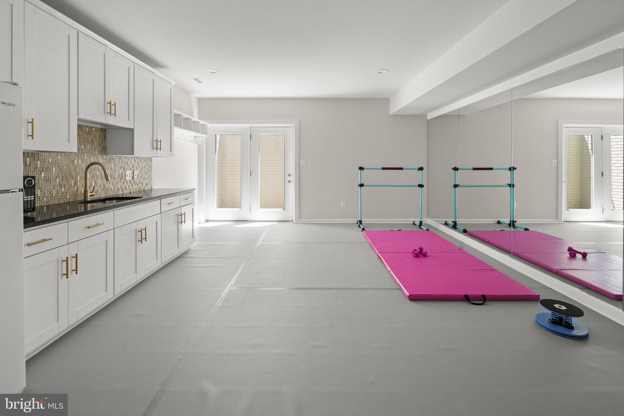 WOODSON SQUARE - Residential