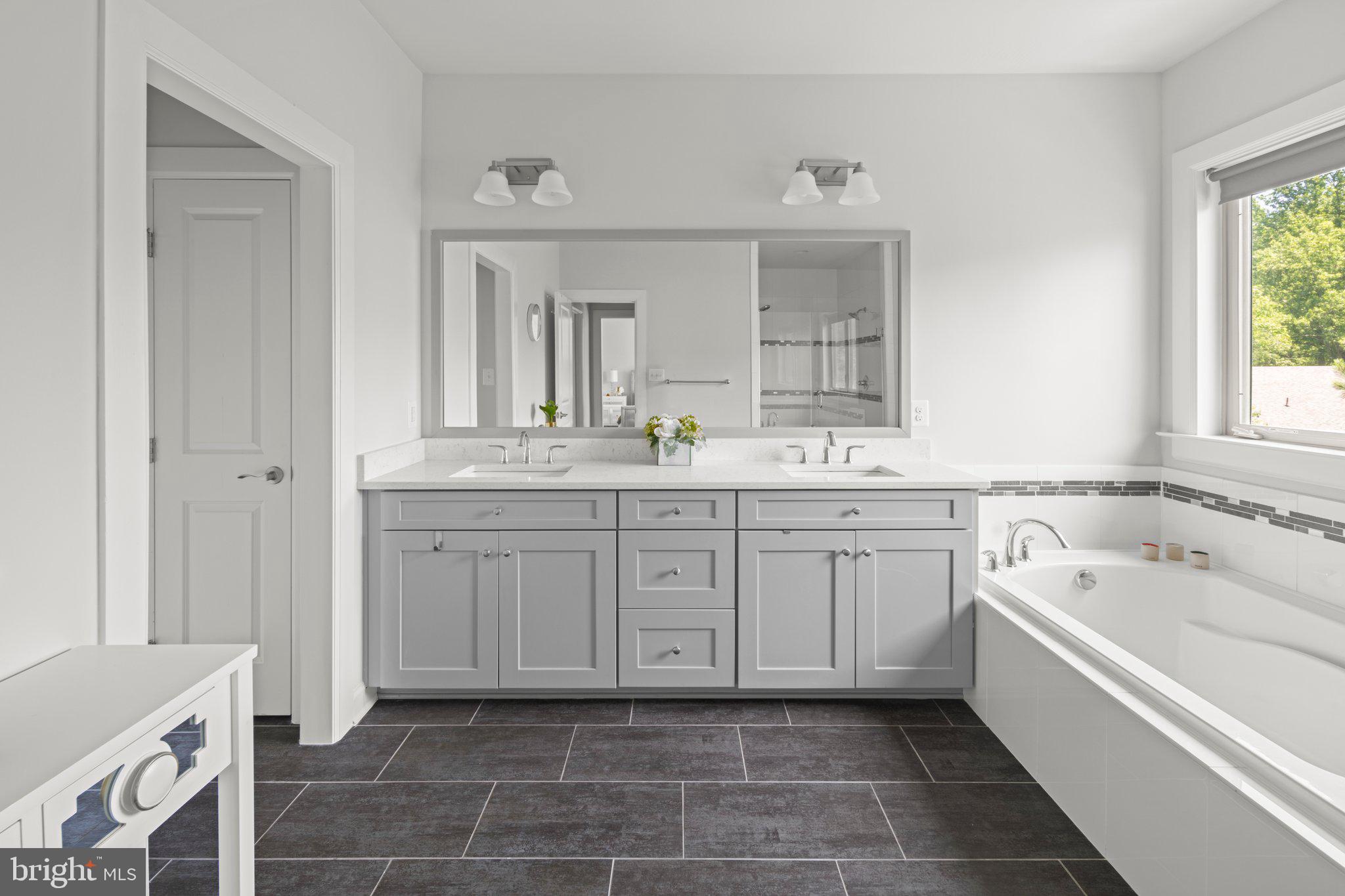 WOODSON SQUARE - Residential