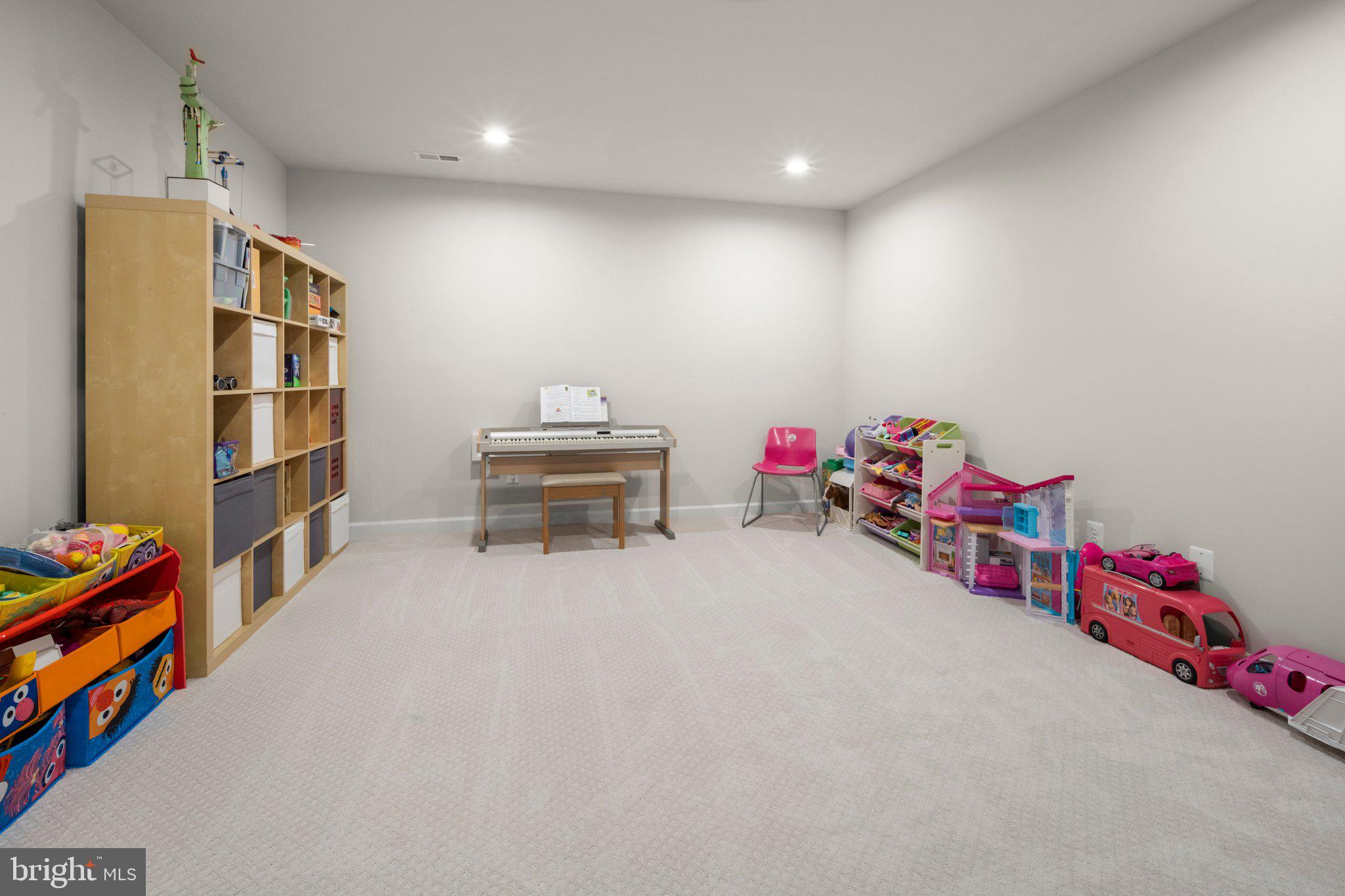 WOODSON SQUARE - Residential