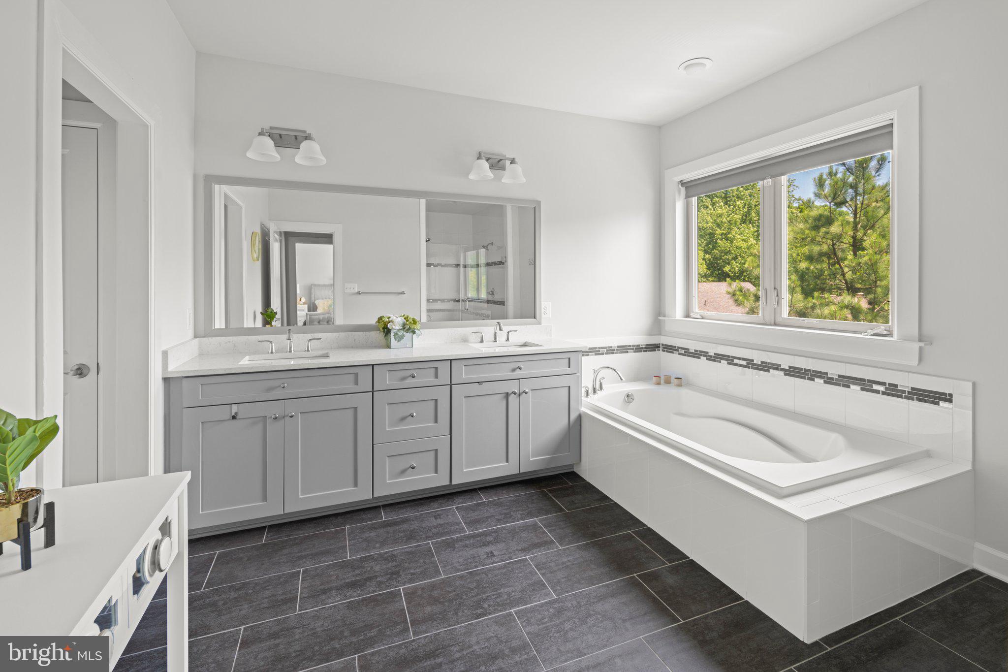 WOODSON SQUARE - Residential