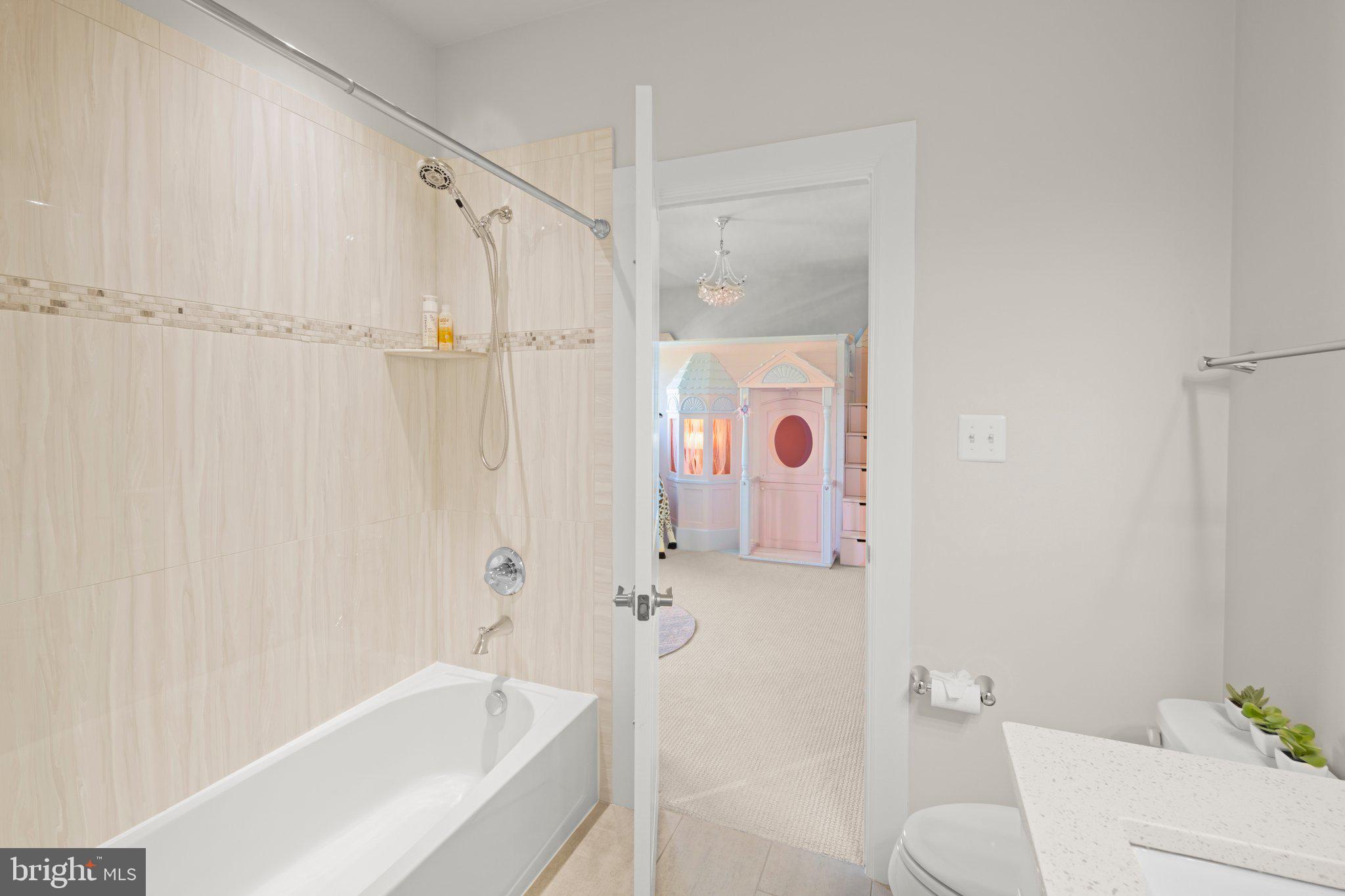 WOODSON SQUARE - Residential