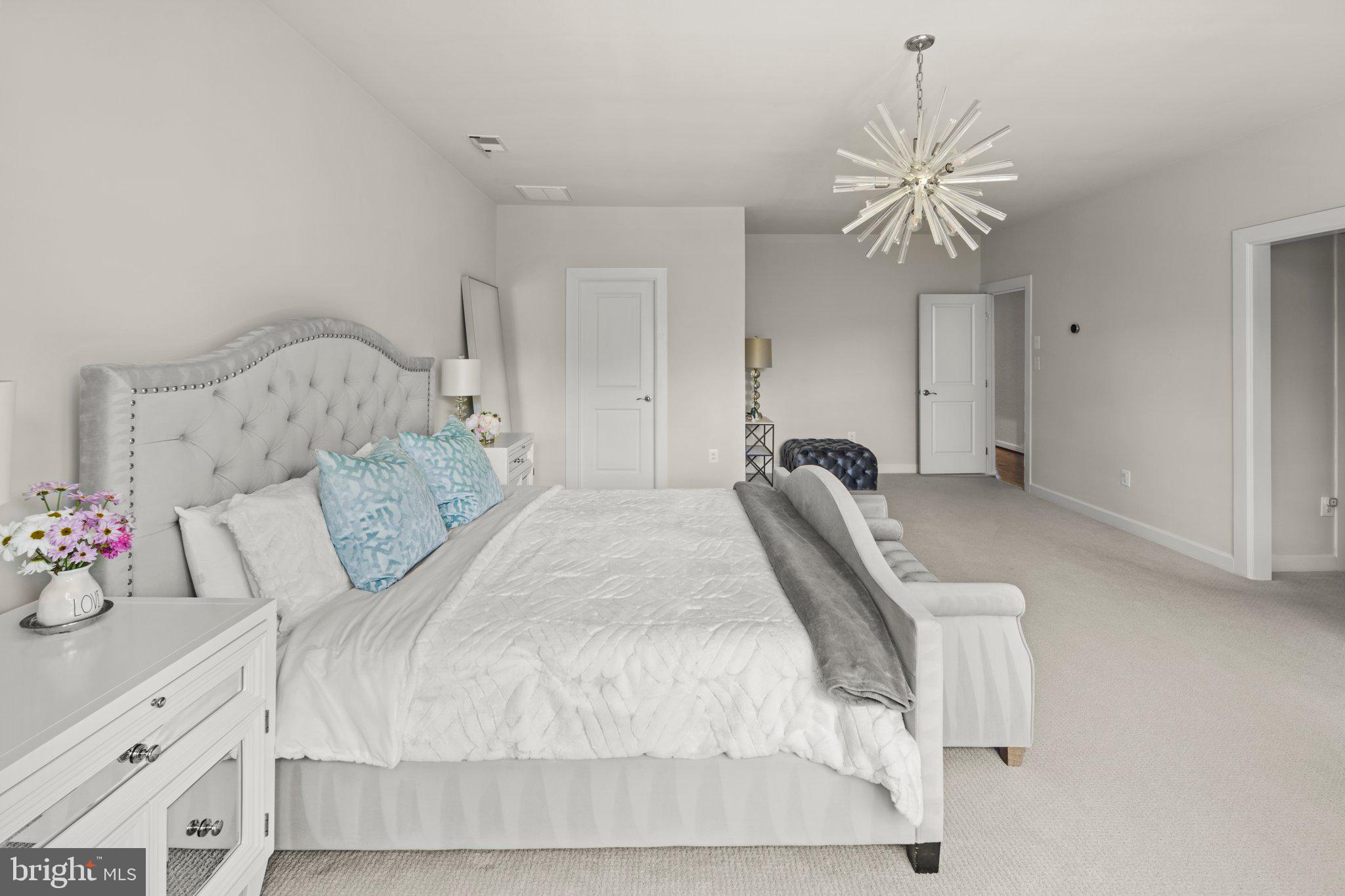 WOODSON SQUARE - Residential