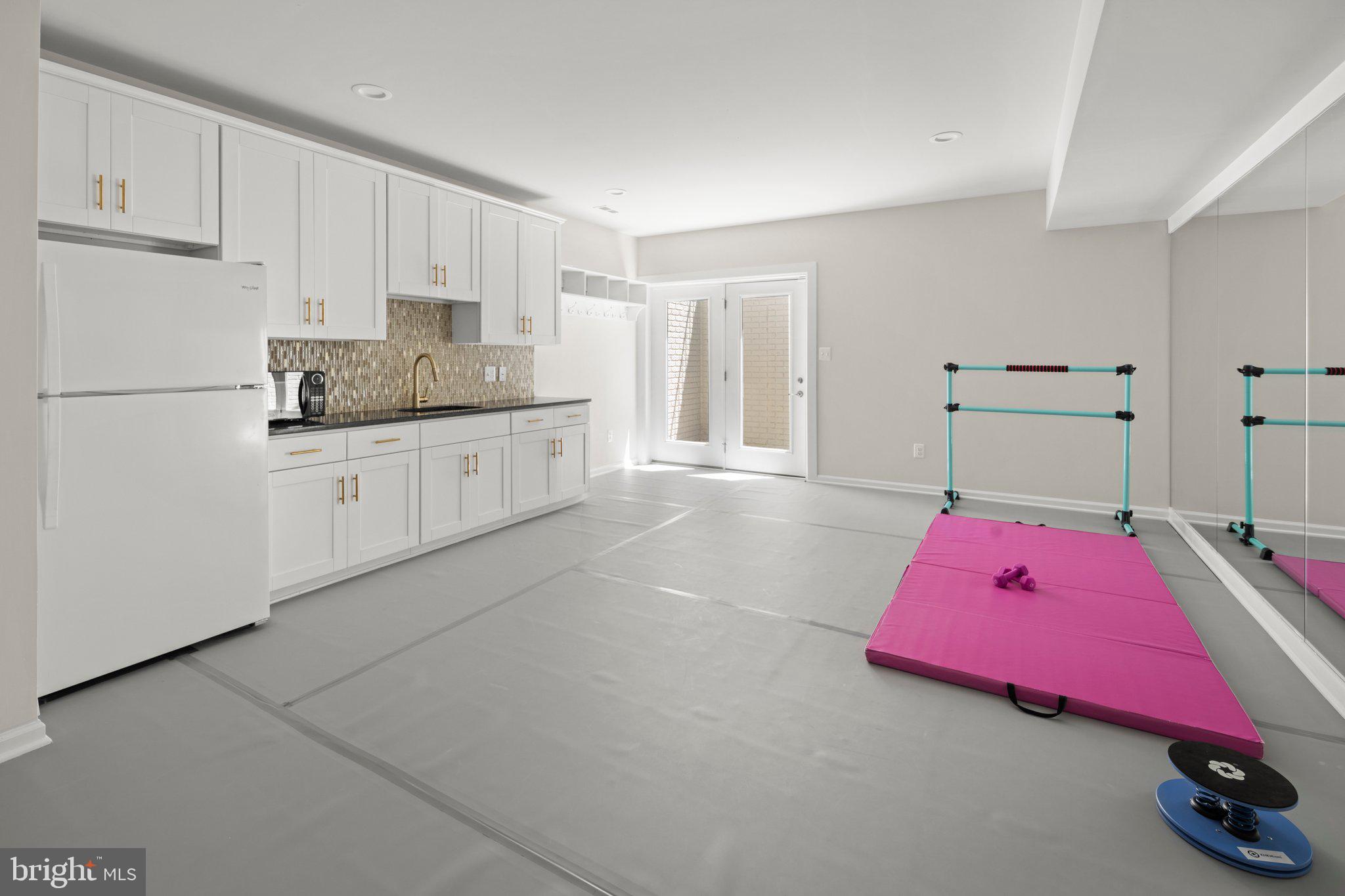 WOODSON SQUARE - Residential