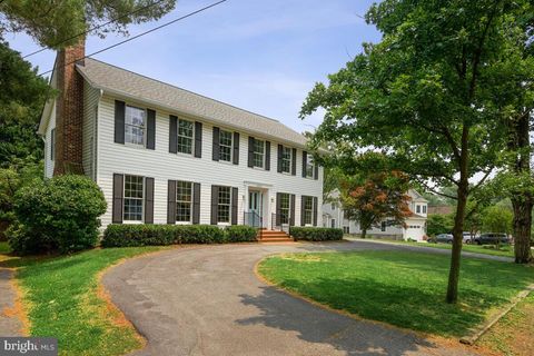 Photo of 4313 CLEARBROOK LN, KENSINGTON, MD 20895 (MLS # MDMC2092972) Photo of 4313 CLEARBROOK LN, KENSINGTON, MD 20895 (MLS # MDMC2092972)