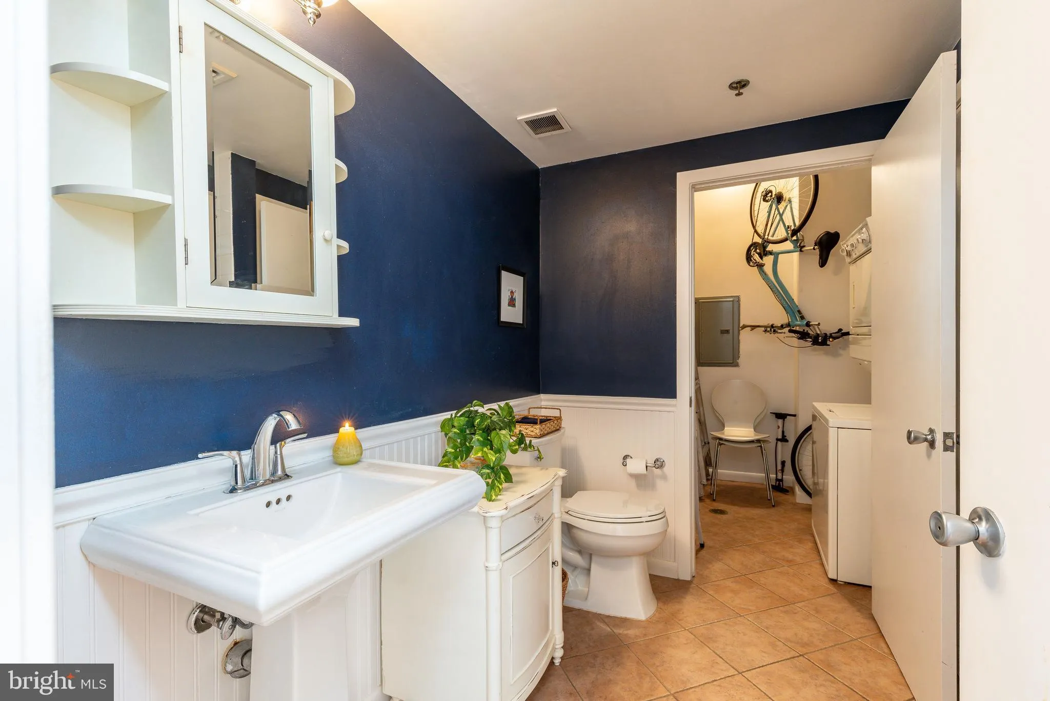 Philadelphia, Pennsylvania 19107, United States, 1 Bedroom Bedrooms, ,1 BathroomBathrooms,Residential,Active,215538