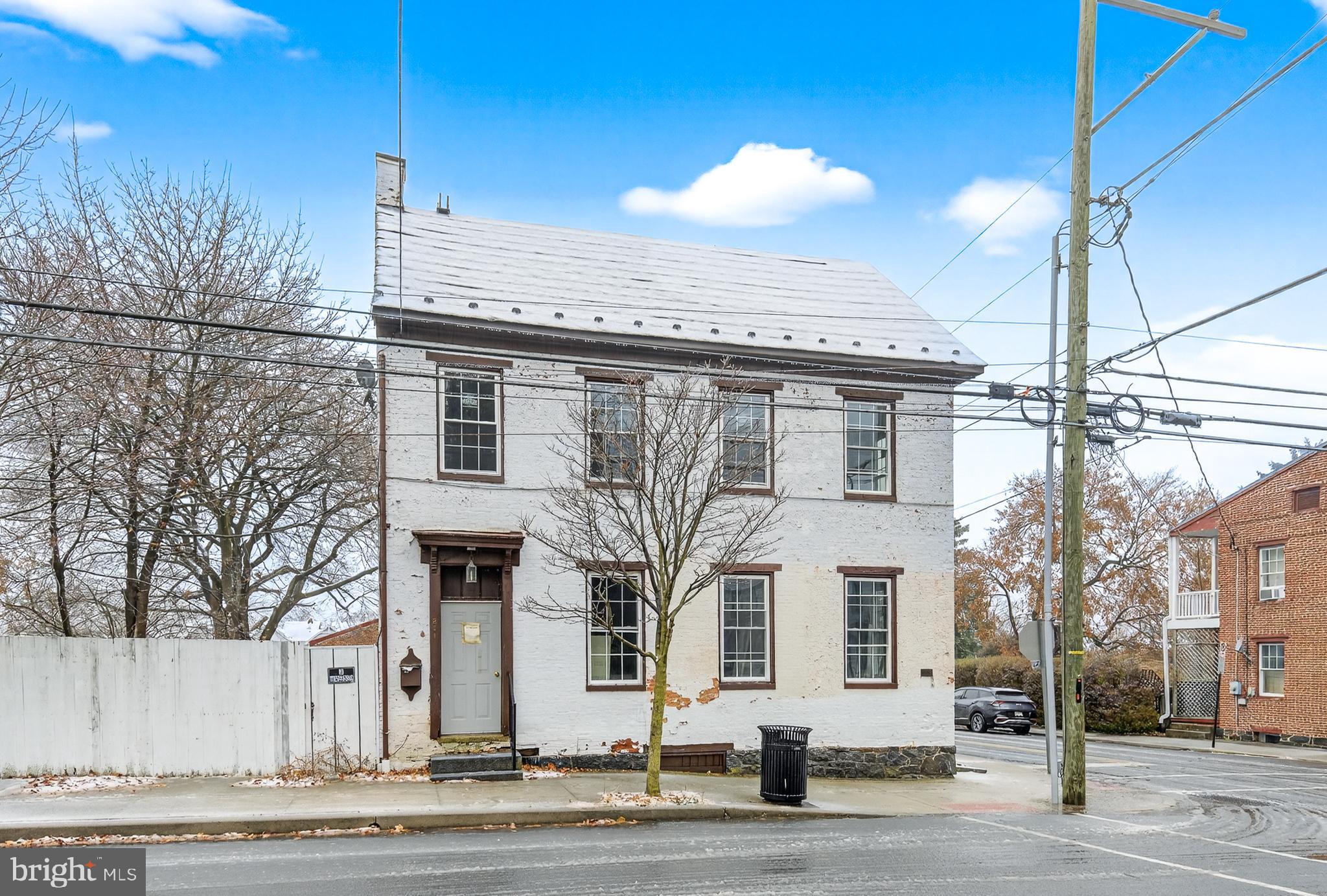 201 S WASHINGTON STREET