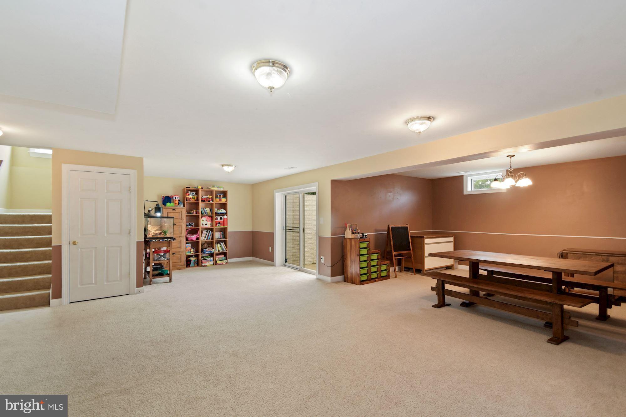 EAGLES POINTE - Residential