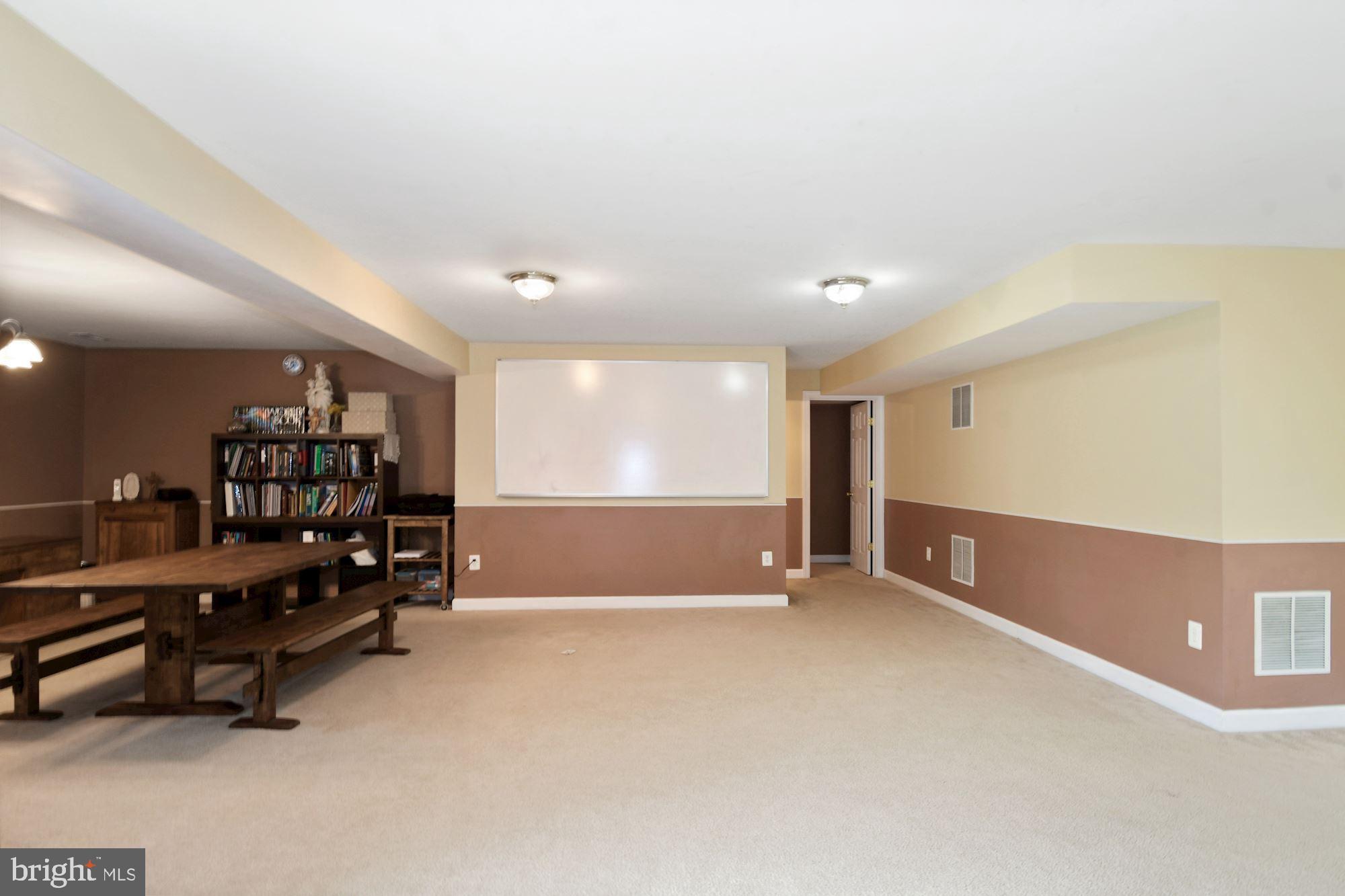 EAGLES POINTE - Residential