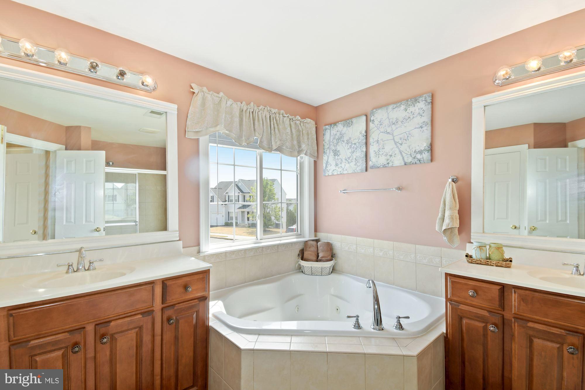 EAGLES POINTE - Residential