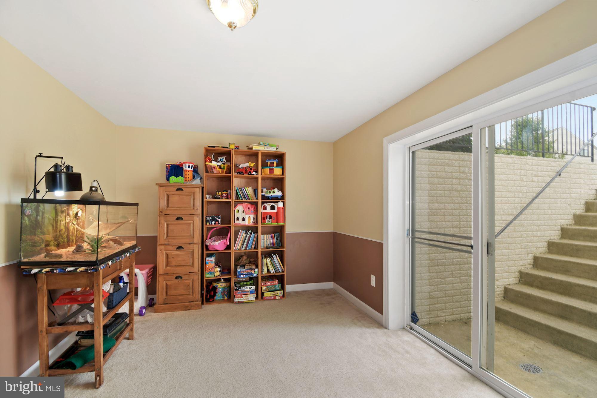 EAGLES POINTE - Residential