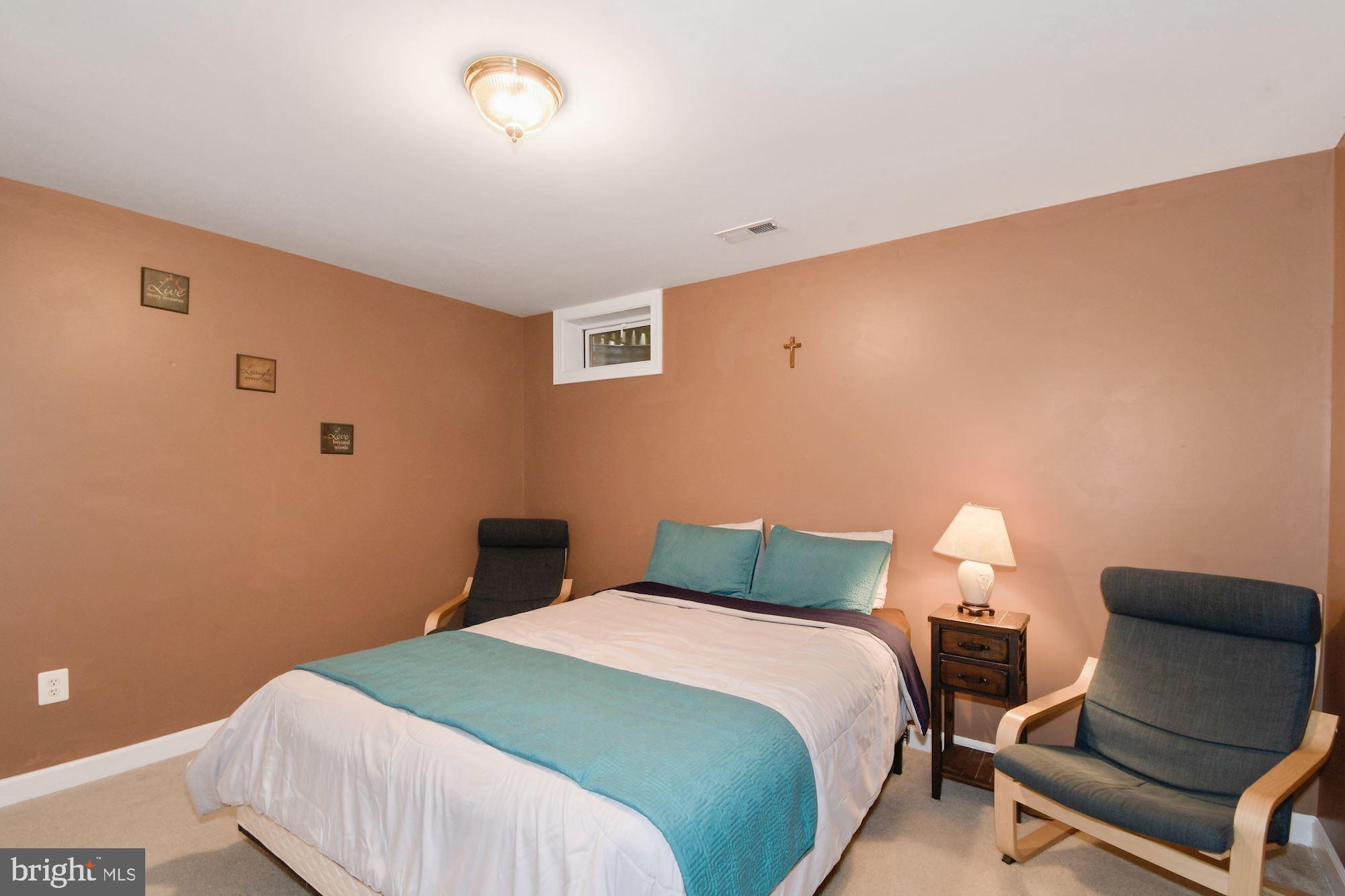 EAGLES POINTE - Residential