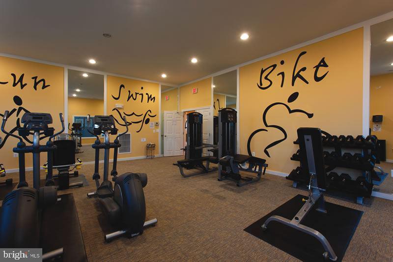 EAGLES POINTE - Residential