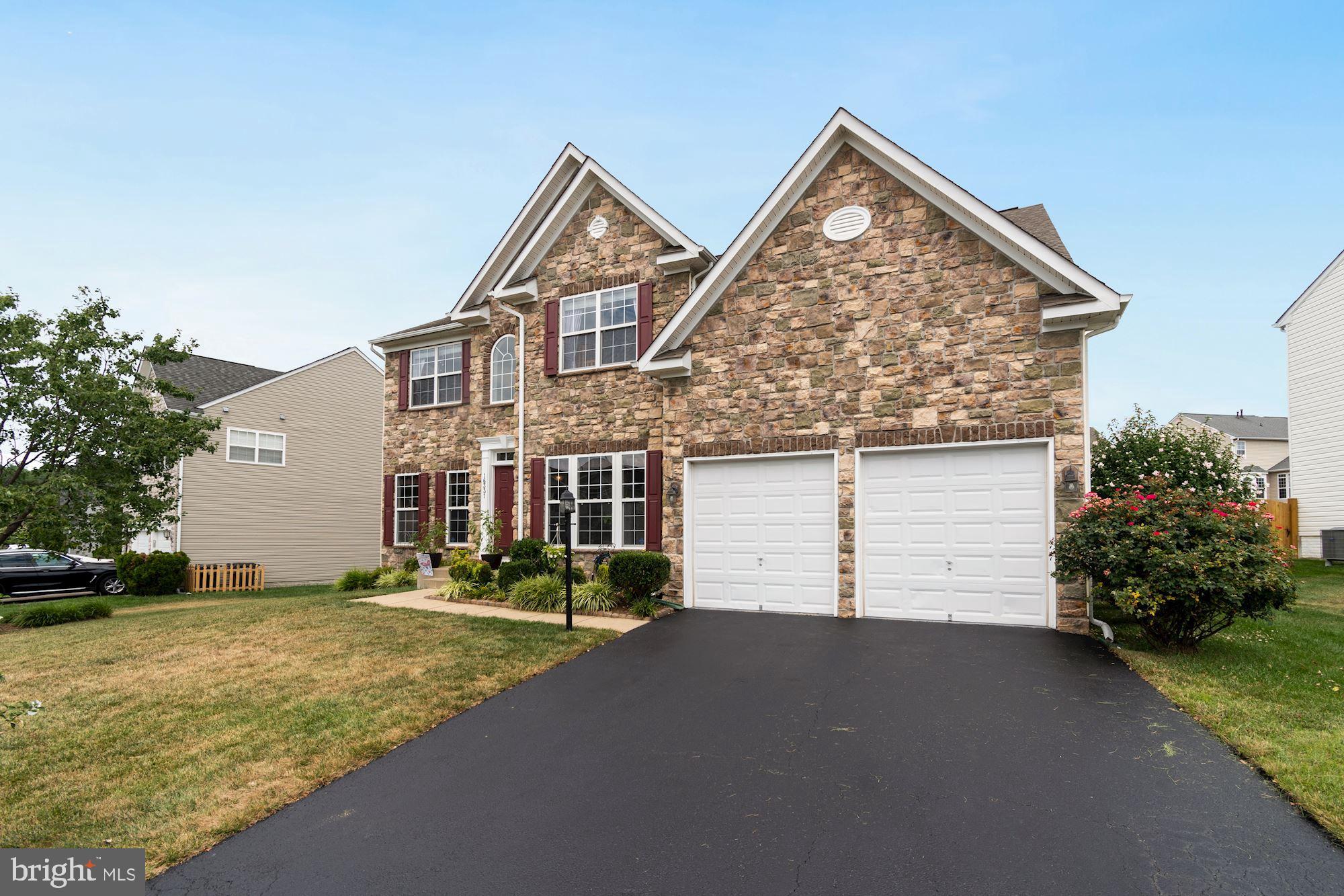 EAGLES POINTE - Residential