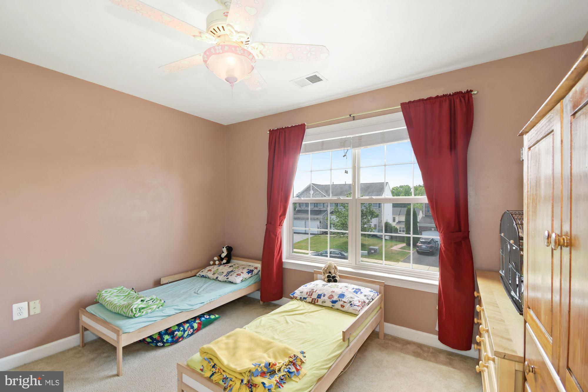 EAGLES POINTE - Residential