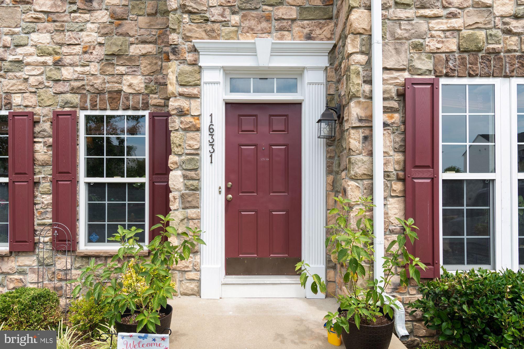 EAGLES POINTE - Residential