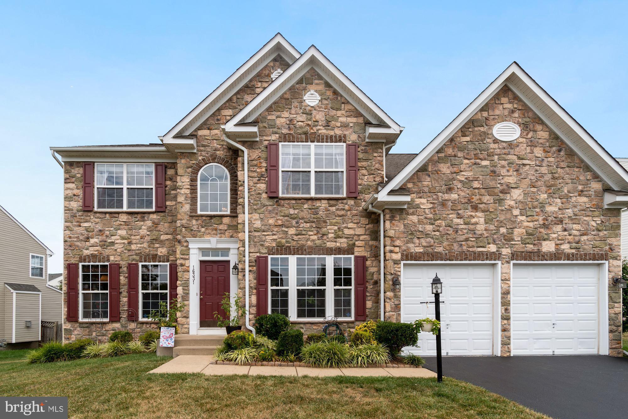 EAGLES POINTE - Residential