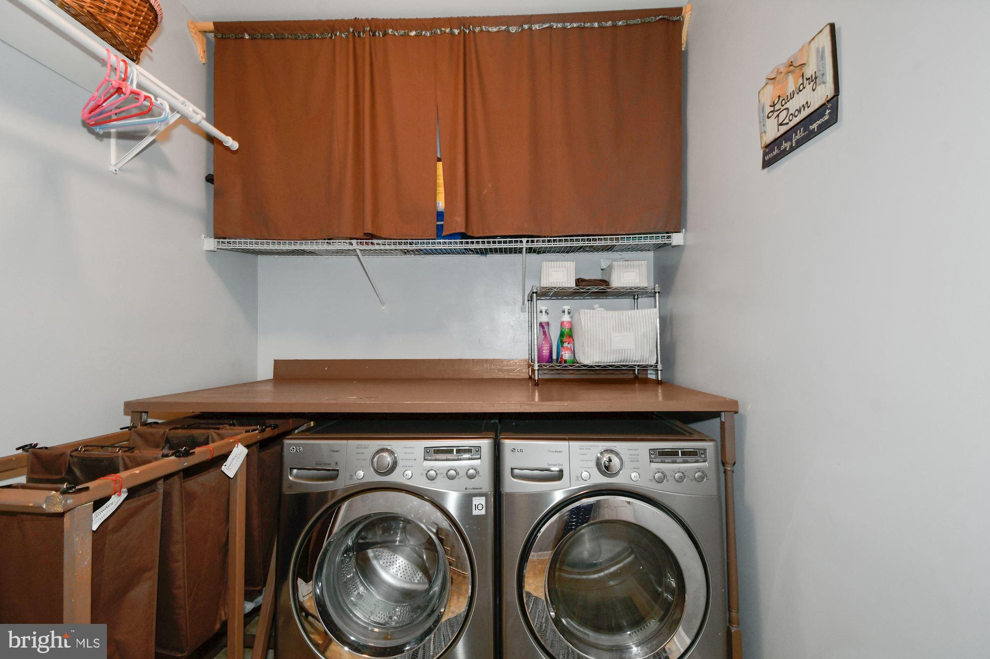 EAGLES POINTE - Residential