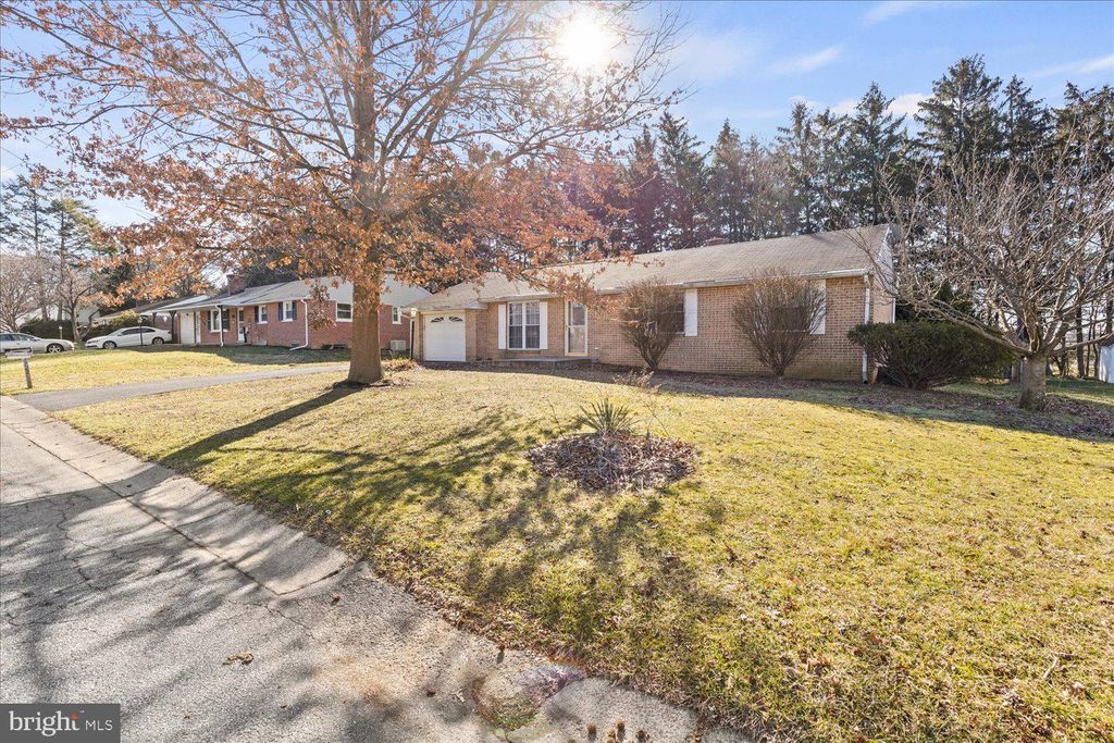 Photo of 2722 Royal Road, Lancaster, PA 17603 (MLS # PALA2046230)