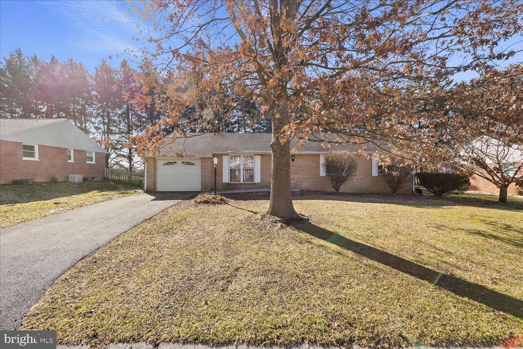 Photo of 2722 Royal Road, Lancaster, PA 17603 (MLS # PALA2046230)