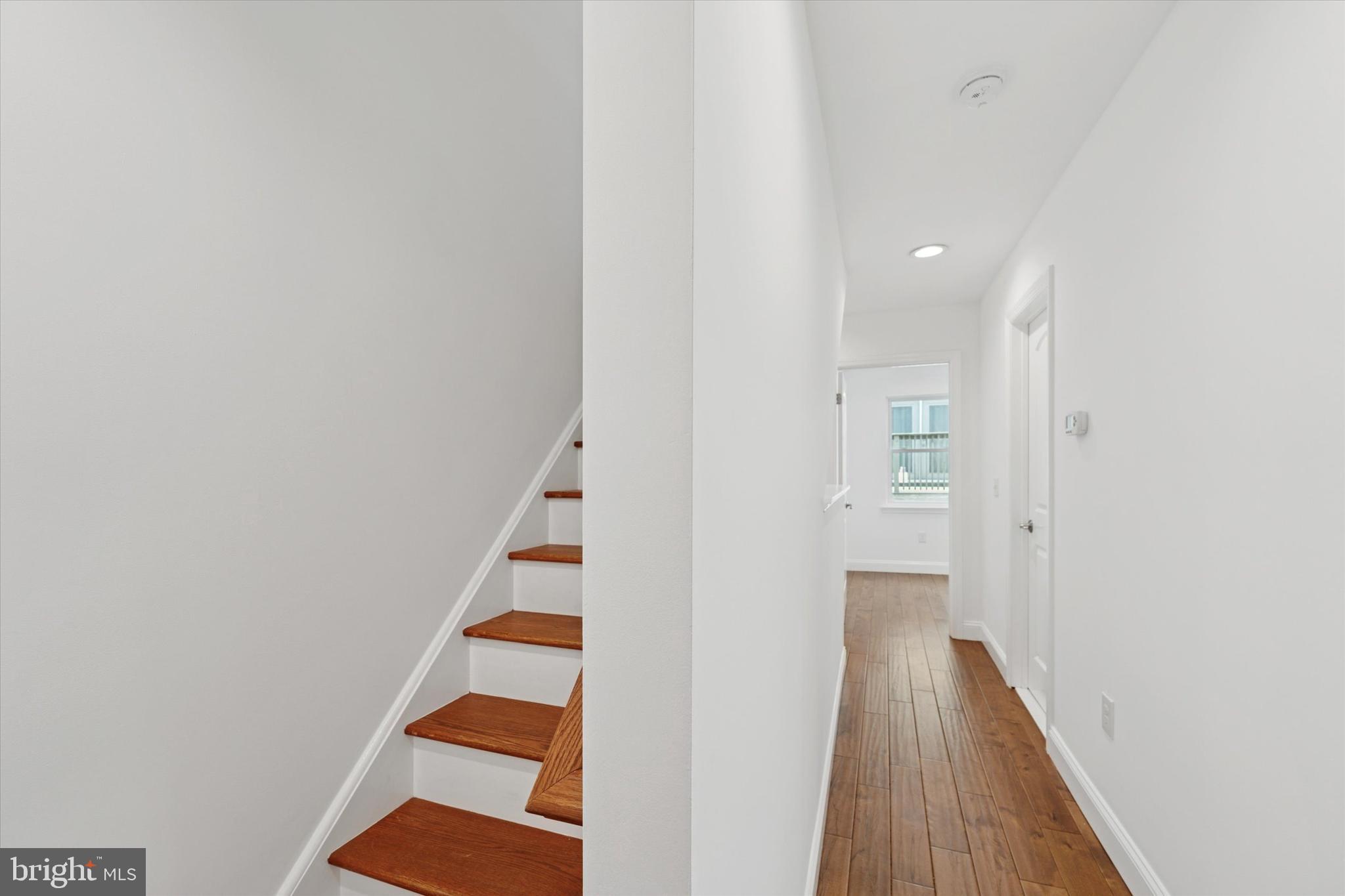 PORT RICHMOND - Residential Lease