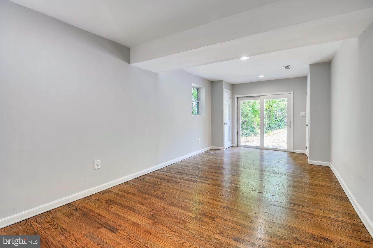 HUNTERS POINTE - Residential