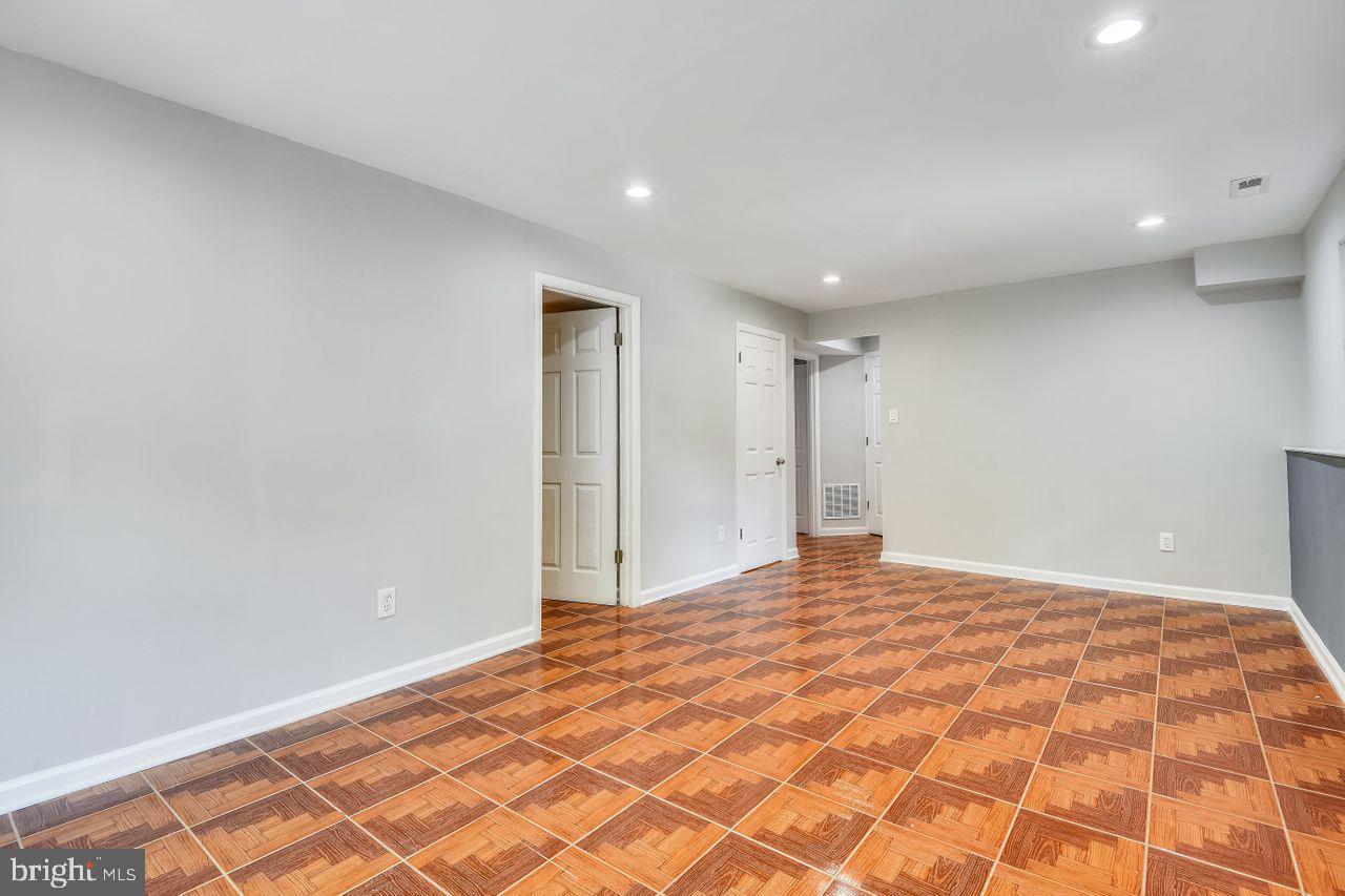 HUNTERS POINTE - Residential