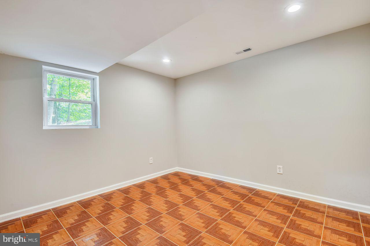 HUNTERS POINTE - Residential